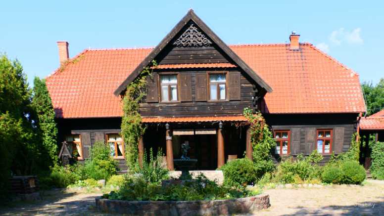 Dworek nad Łąkami Kiermusy